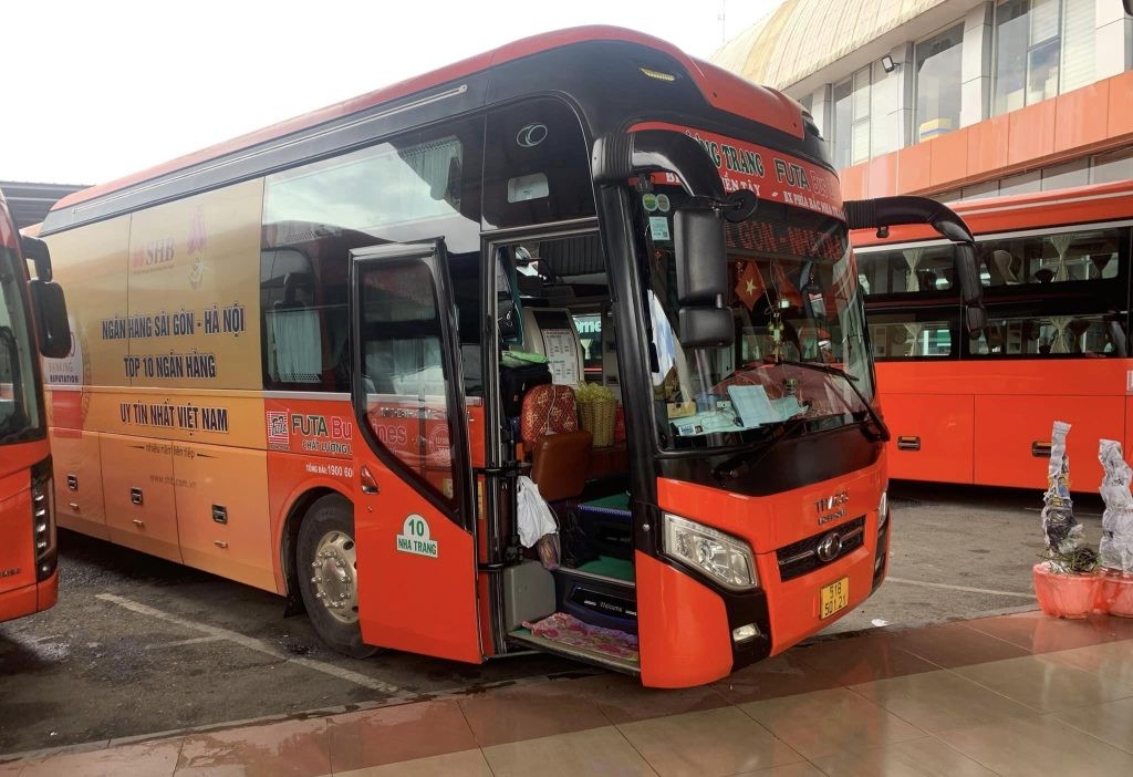 xe phương trang tiền giang đi sài gòn lịch chạy