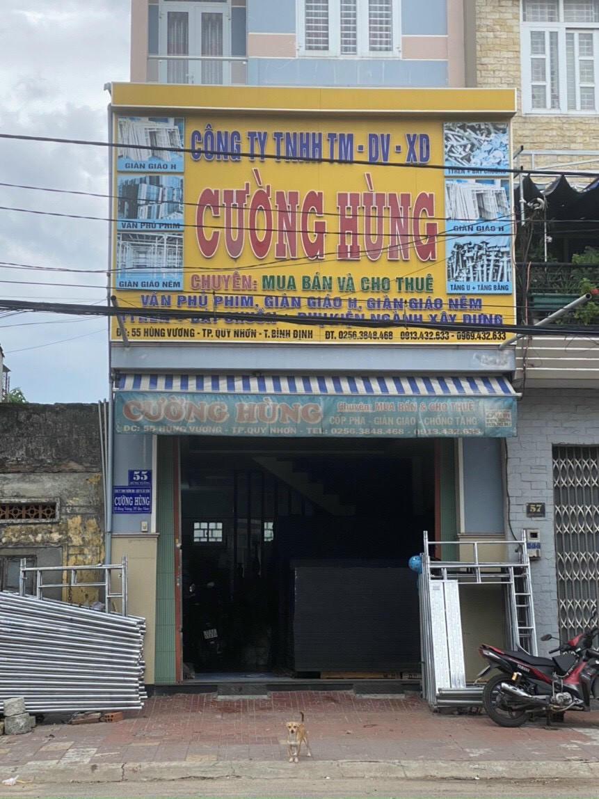 Văn phòng làm việc của công ty tnhh giàn giáo hùng cường, thể hiện môi trường chuyên nghiệp.