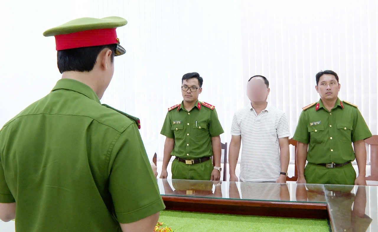 Cơ quan điều tra thực hiện các thủ tục theo quy định pháp luật, nhấn mạnh sự cần thiết của việc tuân thủ các quy định trong mọi hoạt động kinh doanh, đặc biệt là trong lĩnh vực của CÔNG TY TNHH TƯ VẤN XÂY DỰNG NGHĨA BÌNH.