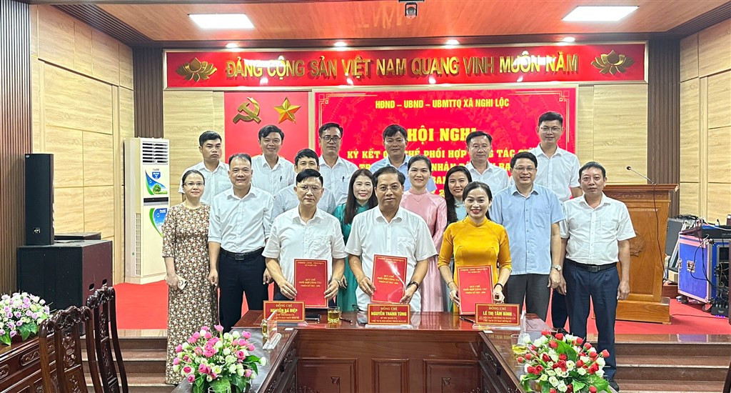 Buổi ký kết hợp tác, tượng trưng cho các thỏa thuận thương mại và đối tác chiến lược của Công ty TNHH May Thời trang Perseption USA